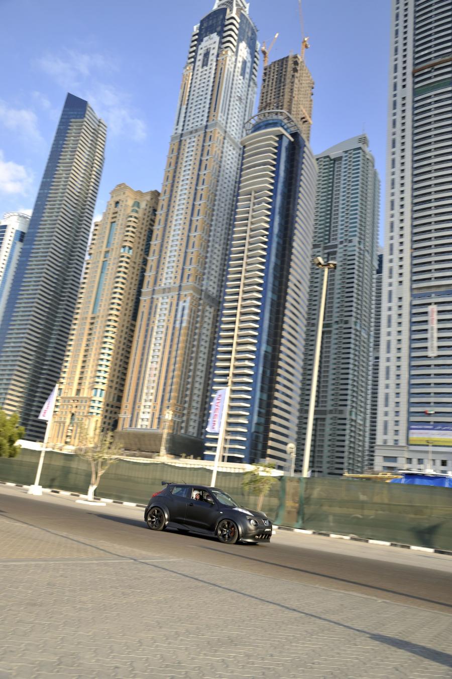  Nissan Juke-R Concept Dubai 2012 года  (фото 10 из 14)